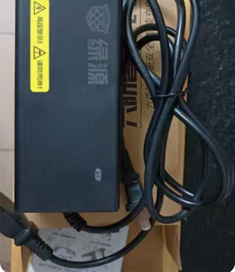 包邮全新原装绿源充电器,48V的,用不上了...