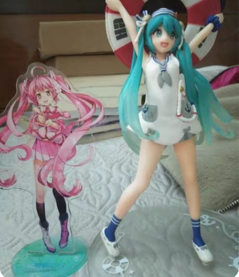 初音未来的手办(应该也不算吧它瑕疵比较多)...