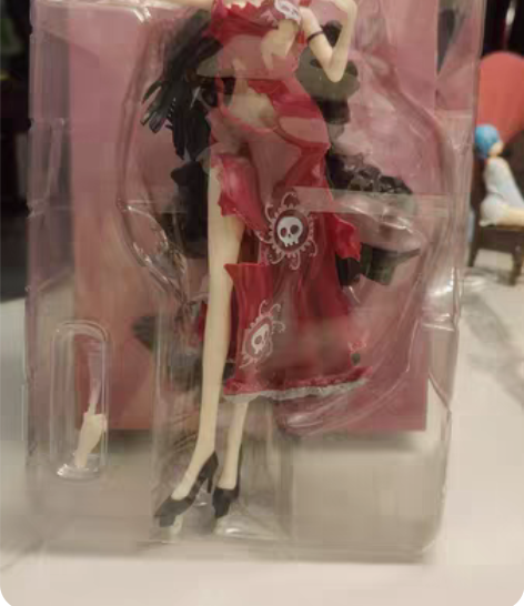 海贼王爆衣女帝手办 感兴趣的话点“我想要”...