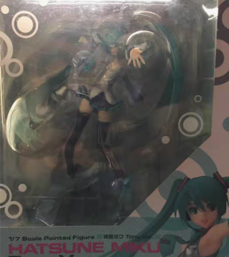 包邮袓国版初音未来手办低价出售 感兴趣的话...