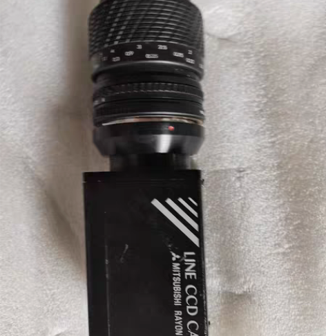 佳能EF70-200F4 is 防抖 一代...