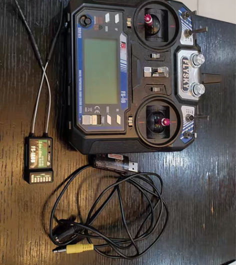 富斯ia6b遥控器（带电池）+接收机带模拟...