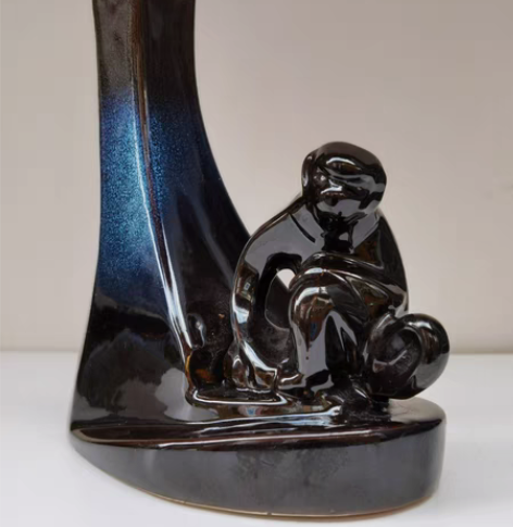 瓷猴台灯，标价包邮 感兴趣的话点“我想要”...