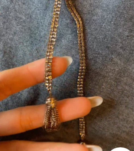 艾特里里 Riot Lily项链 闪钻毛衣...