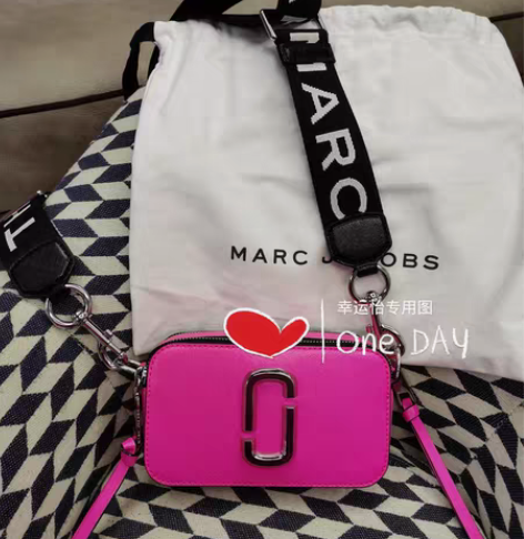 Marc Jacobs 相机包   全新 ...
