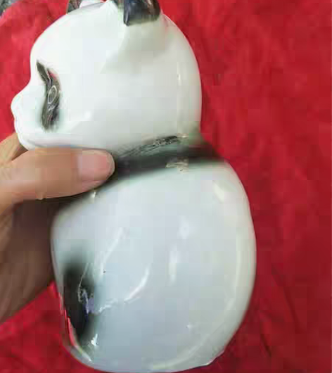 熊猫摆件，老陶瓷熊猫，景德镇 陶瓷。底部的...