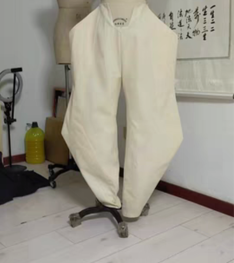 服装设计 白坯布 立裁 成品裤子 作业样衣...