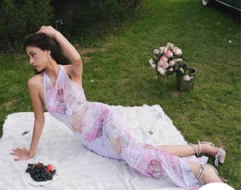 转卖易梦玲同款蝴蝶印花挂脖连衣裙设计感小众...