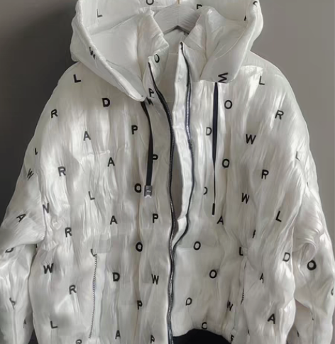 服装店不干了,全新,赔钱处理。全新设计款,...