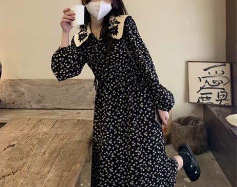 转卖复古碎花连衣裙秋季2022新款雪纺娃娃...