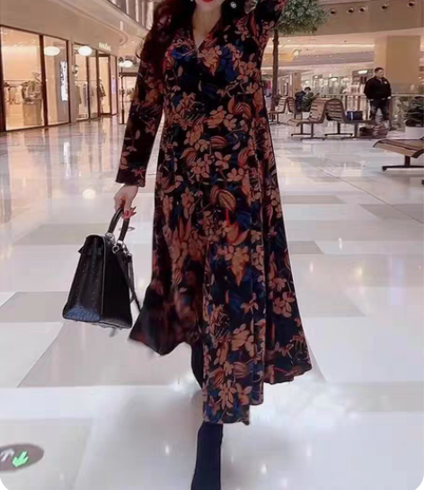包邮连衣裙秋冬新款v领显瘦阔太太优雅长袖有...