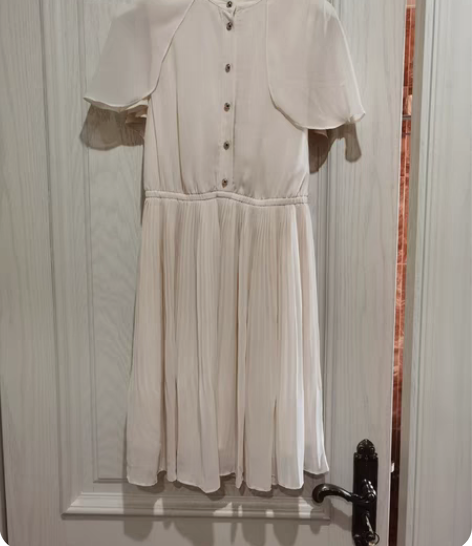 包邮绸缎面料甜美风荷叶裙套装 过了一次水，...