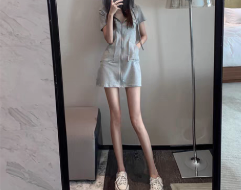 转卖夏季可盐可甜法式设计感小众运动风连帽温...