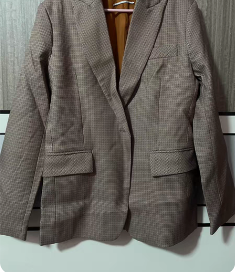 包邮港风春秋套装质量不错，年前买的一直没穿...