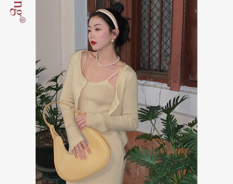 转卖许大晴 复古港风羊毛针织衫套装女早春显...