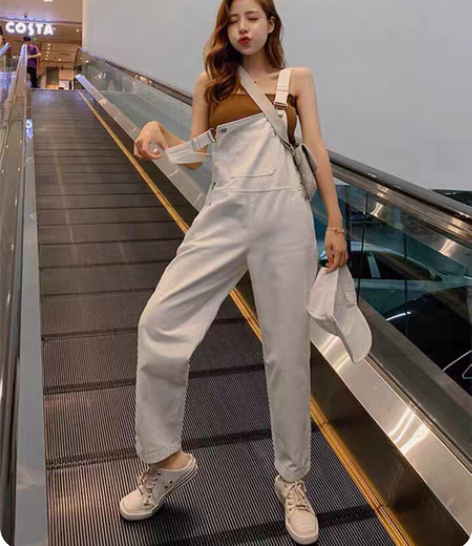 包邮白色背带牛仔裤，宽松款的，腰围92，臀...