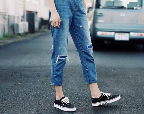 转卖然与纯宽松牛仔裤女破洞复古港味chic...