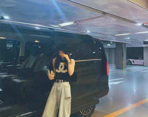 转卖浅色高腰破洞阔腿牛仔裤女韩版宽松…92...