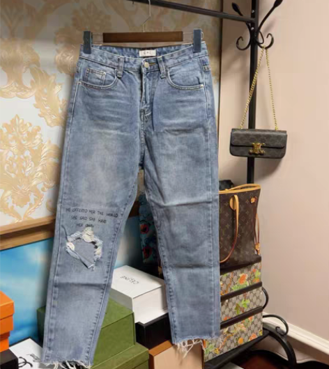 包邮蓝色破洞牛仔裤字母牛仔裤女 尺码L 感...