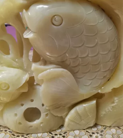 精品玉雕大摆件，连年有余，品相完好 感兴趣...