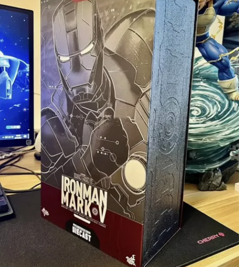 钢铁侠手办 感兴趣的话点“我想要”和我私聊...