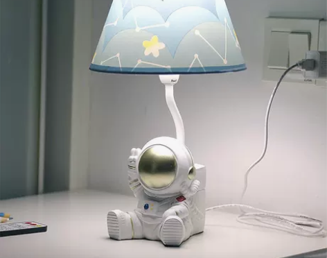 宇航员充电遥控小台灯可调光护眼卧室床头灯儿...