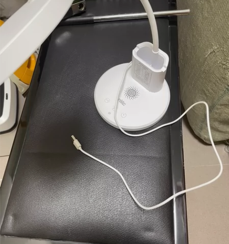 台灯9.5新，无损坏，正常使用，不包邮 感...