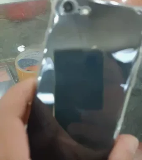 苹果8.，全原，无任何磕碰。九五成新，以前...