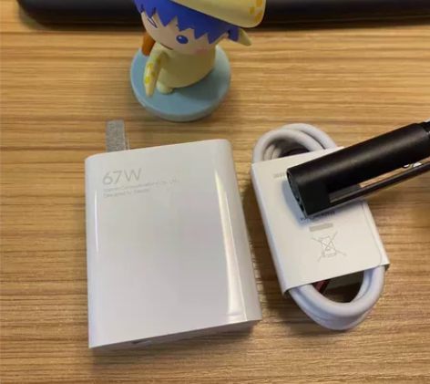 闲置 小米红米67W原装充电器6a数据线。...