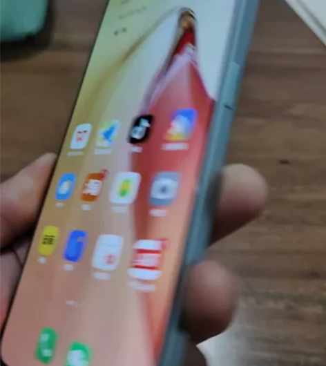 全程带套贴膜自用的 oppo reno8p...