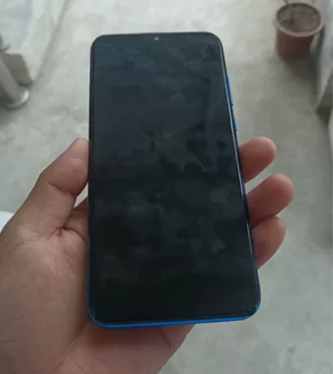 荣耀20i 4+128全网通 手机很新，个...