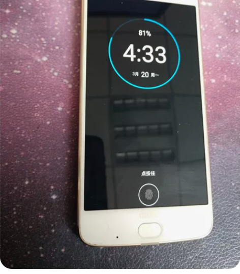 moto z2018贵一点，比z2f强好多...