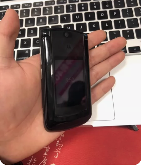 摩托罗拉经典刀锋系列手机，可打电话，发信息...