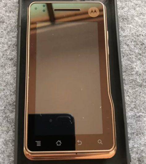 摩托罗拉拍照手机xt711，带氙气闪光灯，...