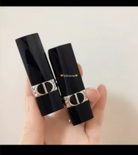 出闲置Dior迪奥烈艳蓝金唇膏丝绒999#...