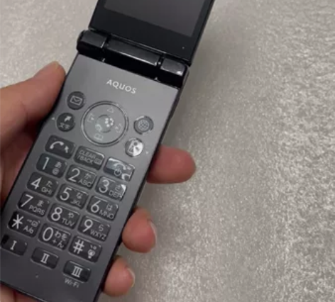 夏普601sh黑色实拍一机一图可玩性最强的...