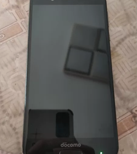 夏普的sH-03j，4+64带高刷18w有...