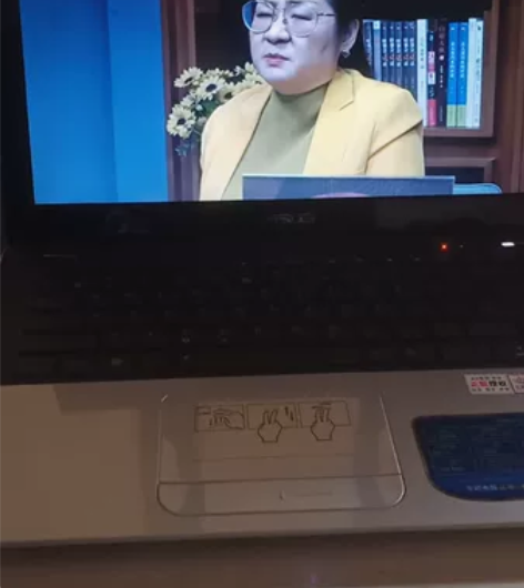 华硕UX30轻薄笔记本电脑，山东大学学霸自...