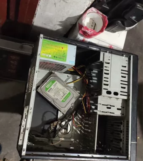 电脑机箱,带电源,还有个500G机械盘,用...