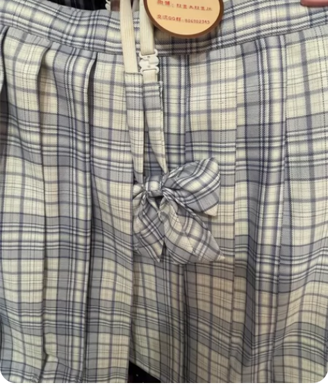 jk群 有吊牌尸体 实体店买的 领带带稍微...