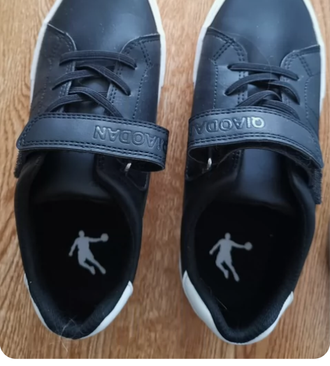 乔丹35运动鞋，橡胶底，全新未落地。男女童...