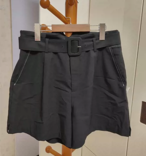 太平鸟女短裤 感兴趣的话点“我想要”和我私...