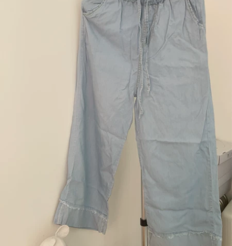 牛仔裤 感兴趣的话点“我想要”和我私聊吧～...