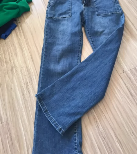 直筒牛仔裤女 感兴趣的话点“我想要”和我私...