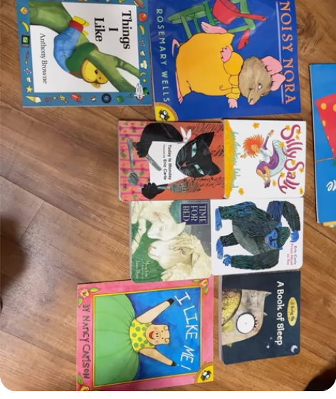 晓华亲子英语二阶部分图书，图一8本全部是正...