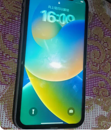 便宜出 国行 iPhone xr 128g...