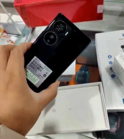 中兴?Axon40pro. 8+128 8...