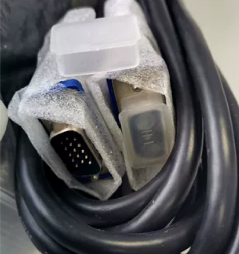 转让全新电脑显示器VGA连接数据线，均为大...