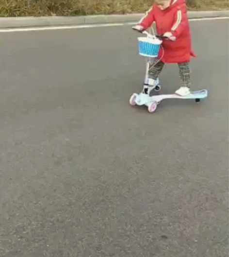 剪刀车，当时买的270，便宜处理了 适合三...