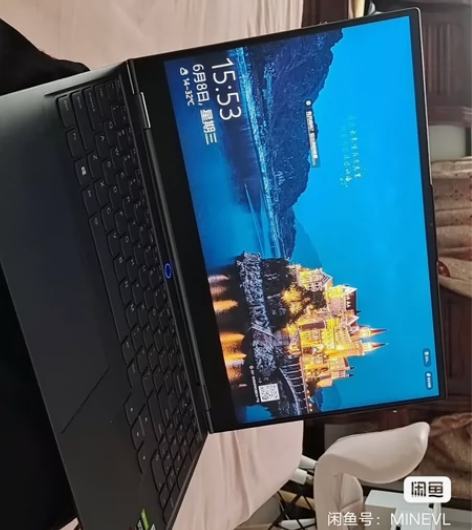 9成新 21年5月入手 外壳有一点瑕疵，图...